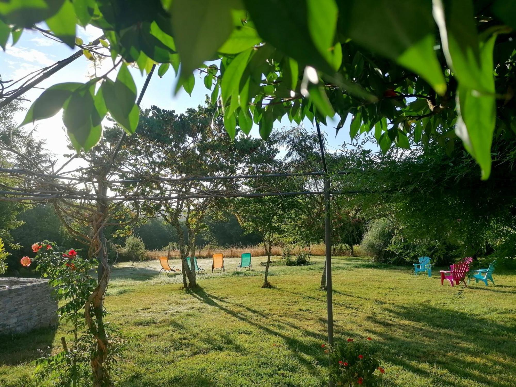 Le Verger Du Paradis Beaulieu-sur-Sonnette Exterior foto